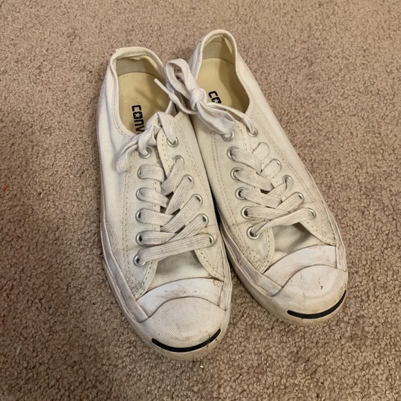 White converse - Picture 1 of 1
